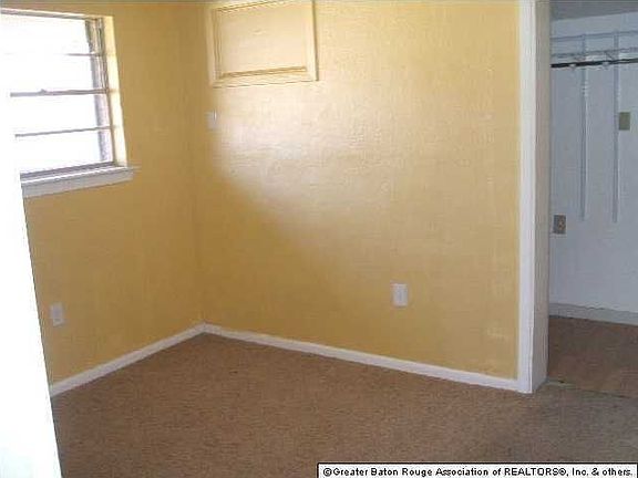 5th image of 4401 Greenwood Ln