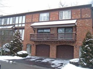 426 Allenberry Dr, Pittsburgh, PA