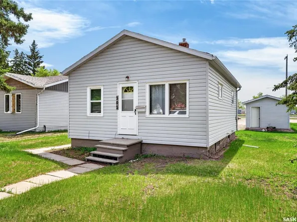 305 Burrows AVENUE W, Melfort, SK S0E 1A0