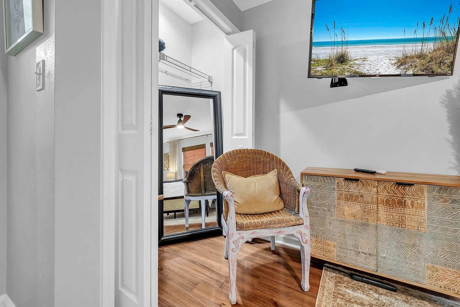 3 bed, 3.0 bath, 1539 sqft, $4,585 — Photo 1