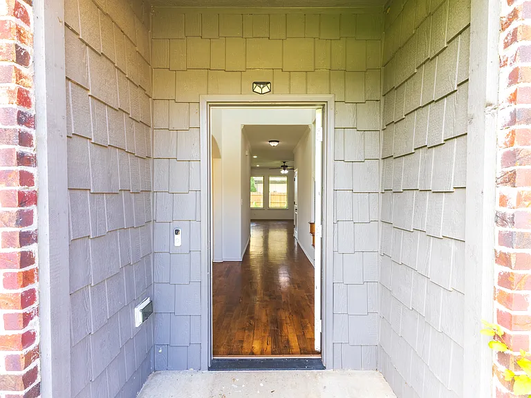 1301 W Elmira Pl — Photo 3