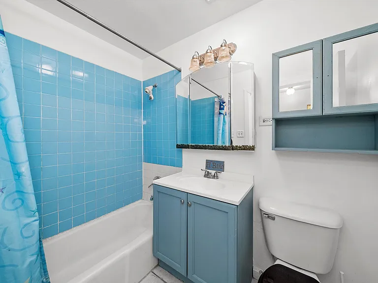 903 W 19th St #3 — Photo 11