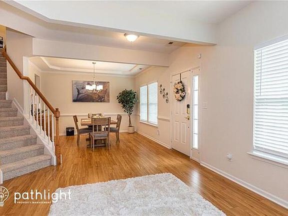 3rd image of 305 Canaan Cir