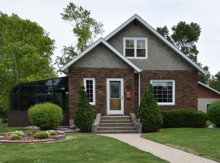 518 E Johnson Ave, Warren, MN 56762