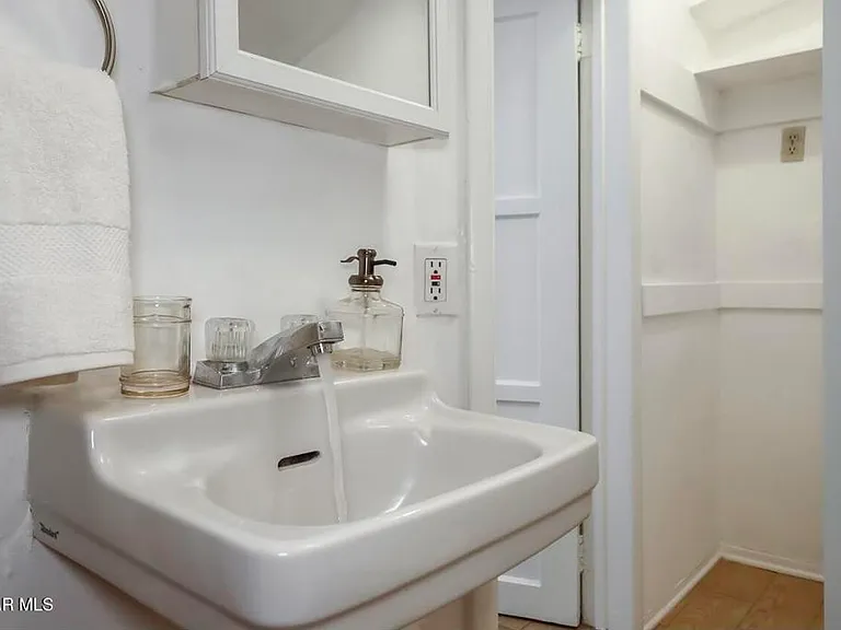 1637 Malcolm Ave #1637 — Photo 13