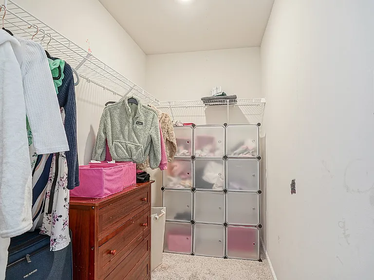 32 Westmont Dr #4 — Photo 8