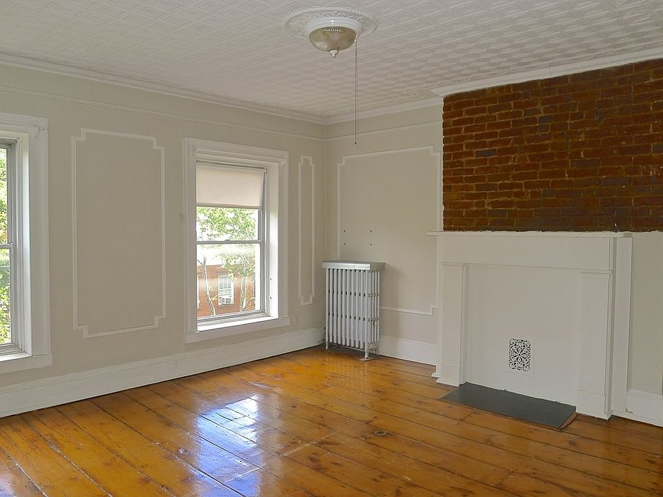 1st image of 32 Douglass St APT 3