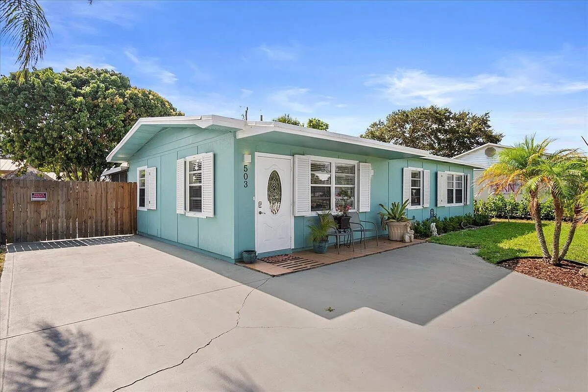 3 bed, 2.0 bath, 1075 sqft, $5,400 — Photo 1