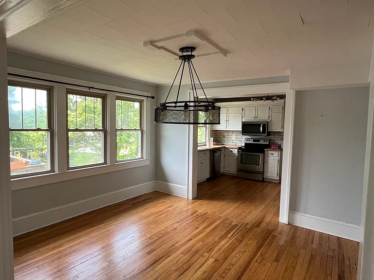 23 Ridgelawn Rd #1 — Photo 3