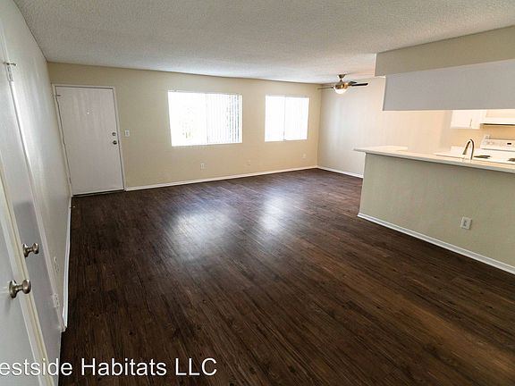 4th image of 25016 Walnut St APT 25