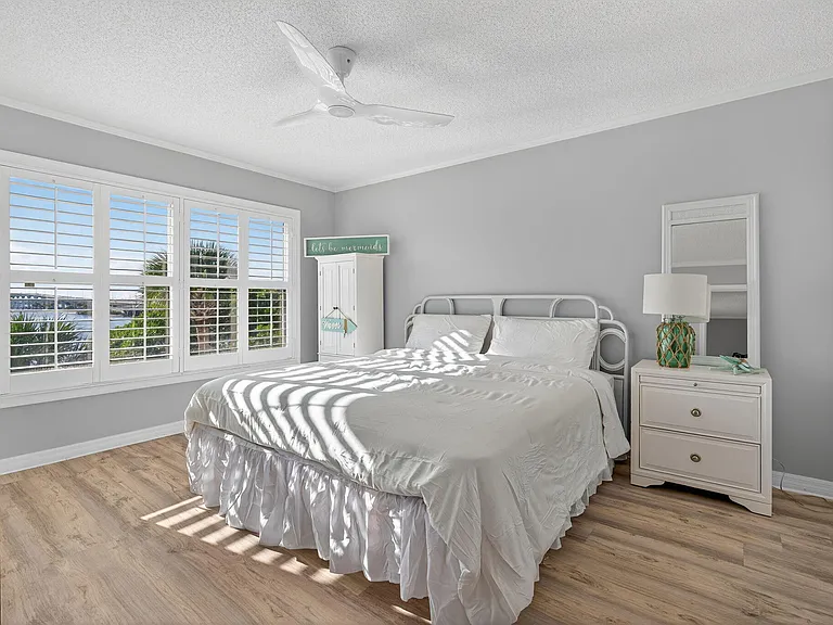 390 NE Edgewater Dr #403 — Photo 14