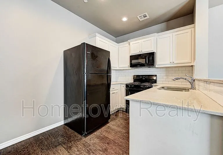 788 SW 13th St — Photo 19