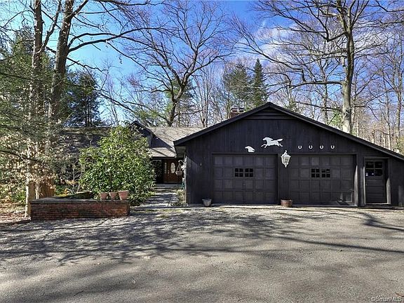 Beautiful quiet and private entry.