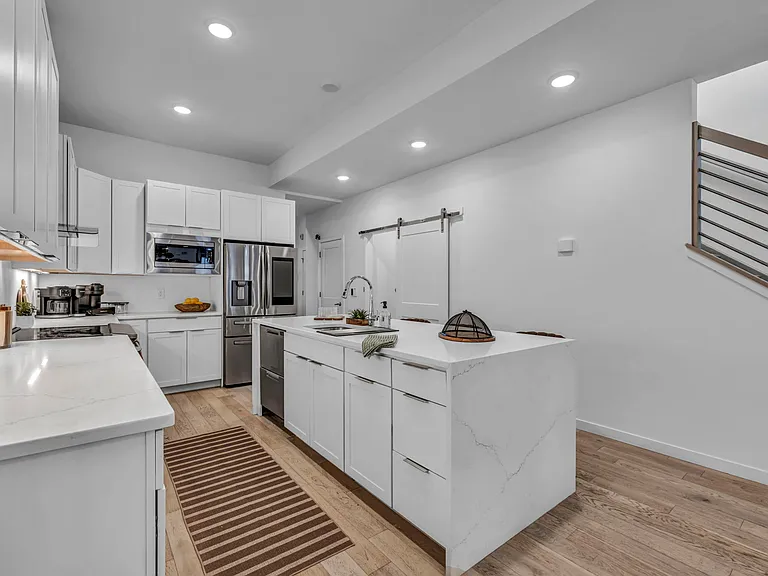 805 Brayton Ave — Photo 21