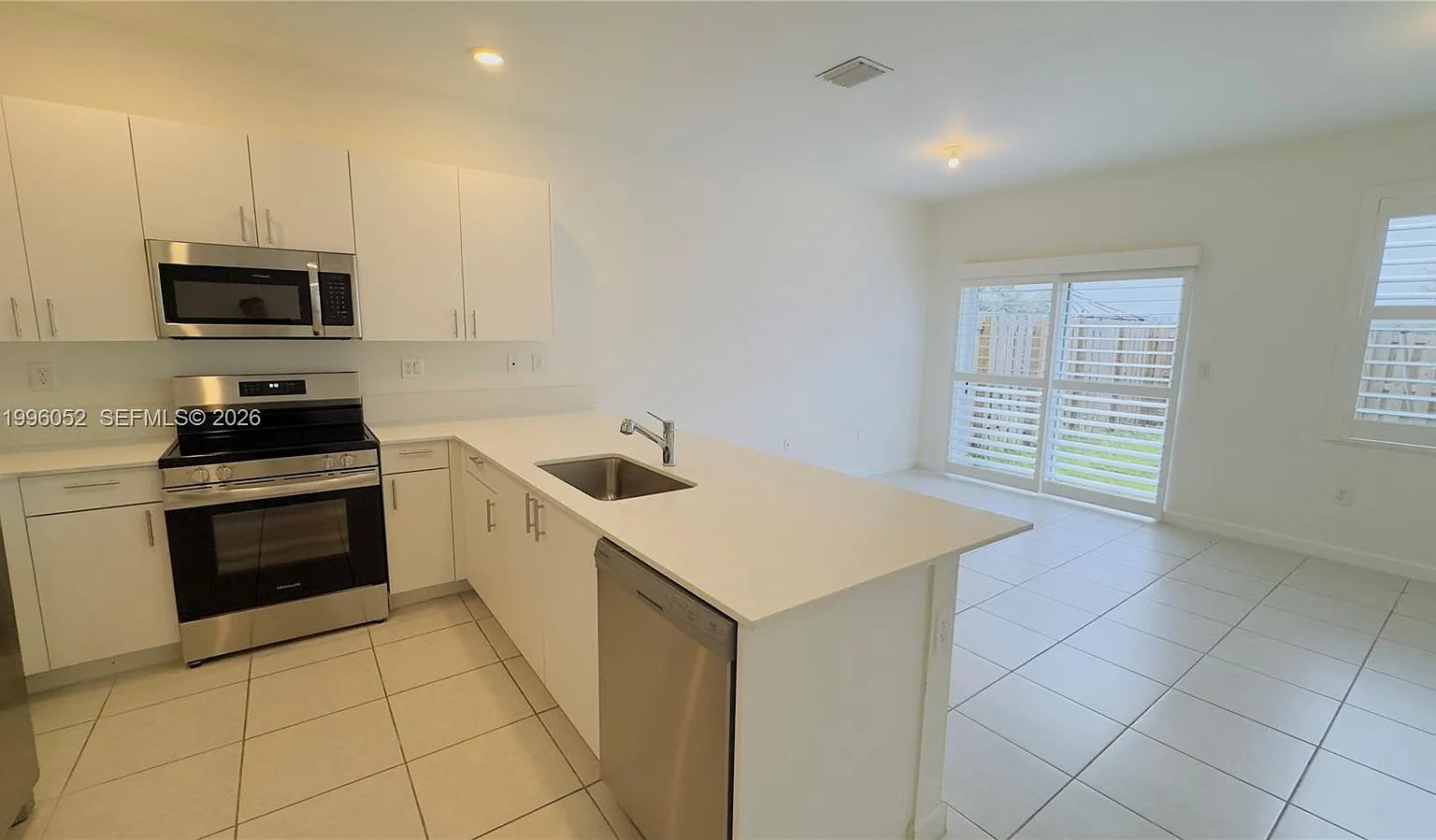 3 bed, 2.5 bath, 1545 sqft, $2,900 — Photo 4