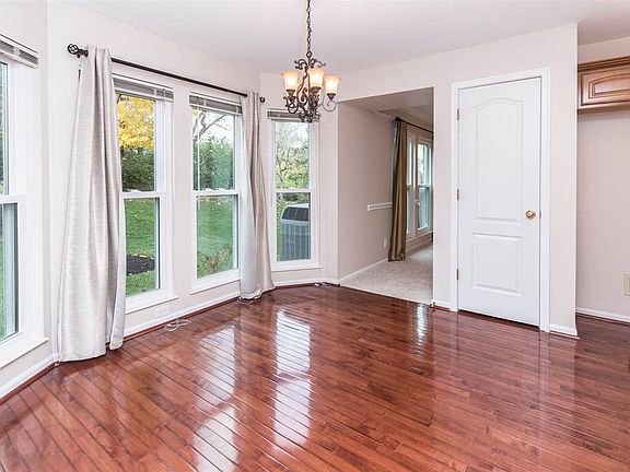 5th image of 10193 Hempsteade Dr