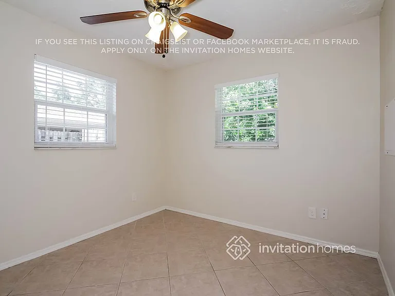 923 38th St W — Photo 10
