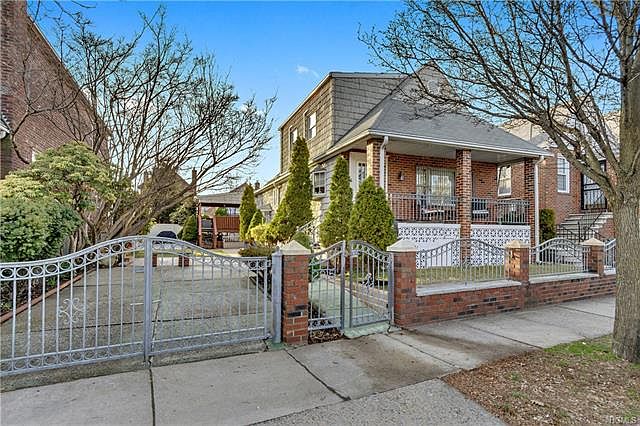 1st image of 2215 Fenton Ave