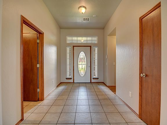 5th image of 720 Ashwood Ln
