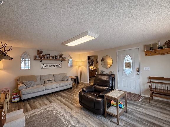 3rd image of 202 S Trade St