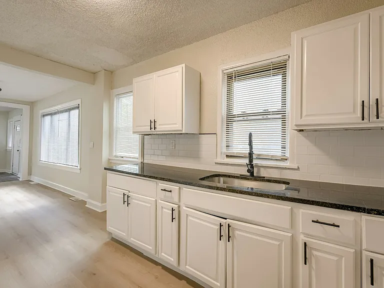 6212 Walrond Ave — Photo 11