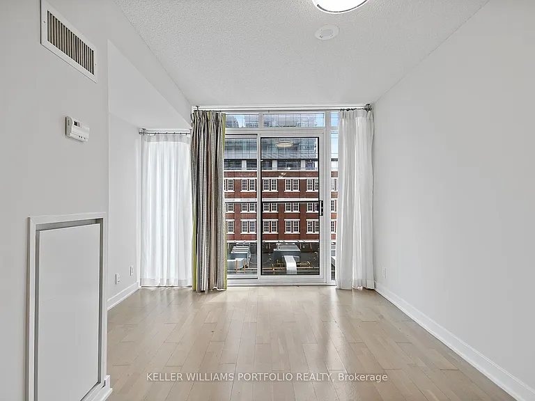 21 Nelson St #605 — Photo 12