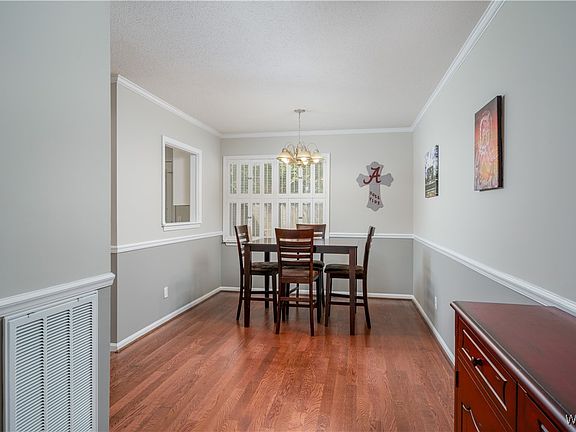 5th image of 2302 Fairfax Ln