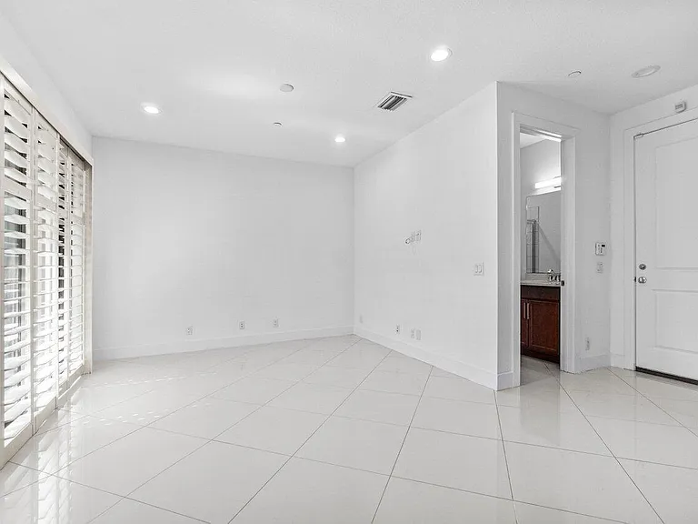7115 Edison Pl — Photo 9
