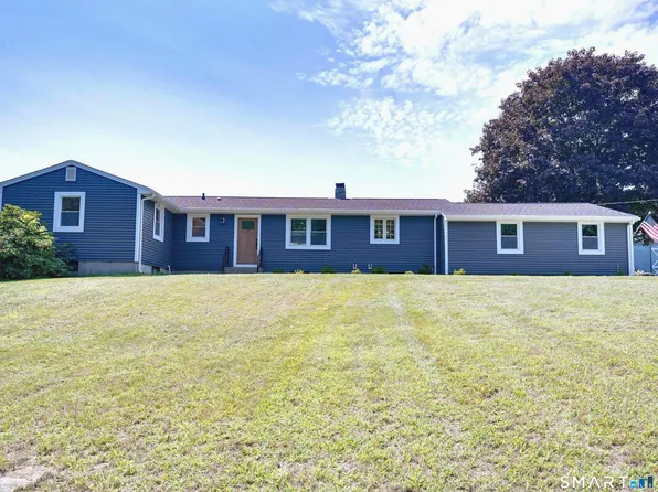 17 Wauregan Road, Canterbury, CT 06331