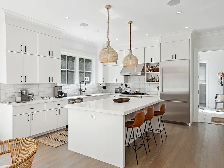 Birchwood Ln — Photo 9