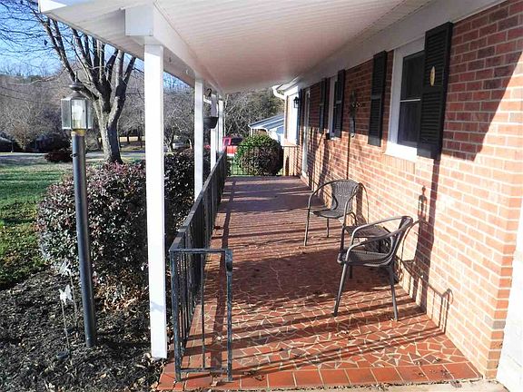 4th image of 214 Hazelwood Dr