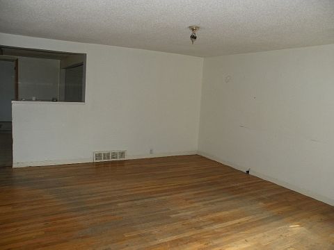 3rd image of 2749 W Harvard Ave