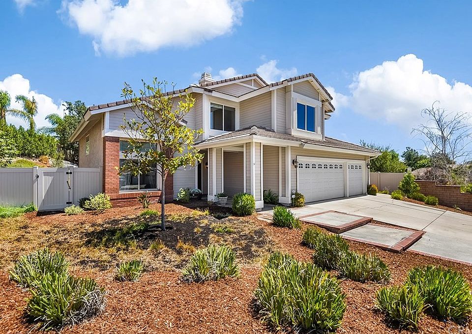 1st image of 40711 Locata Ct