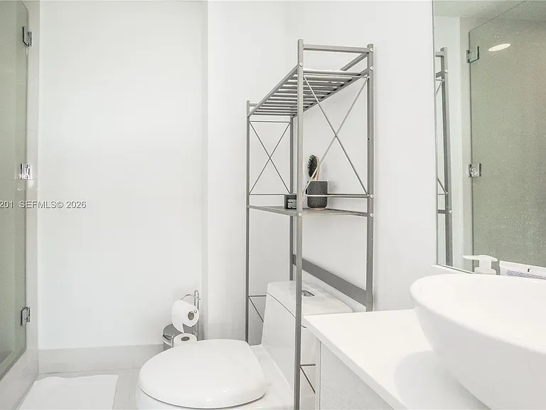 650 NE 32nd St #3505 — Photo 12