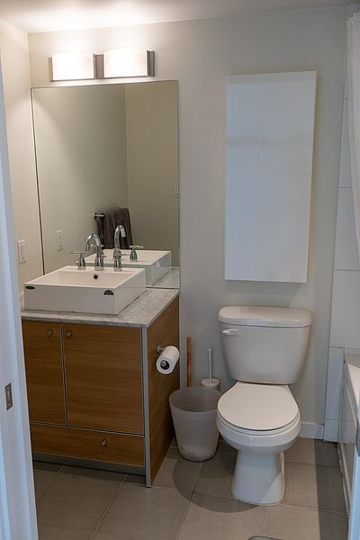 Surrey Apartment for rent - 2 Bedrooms — photo 15