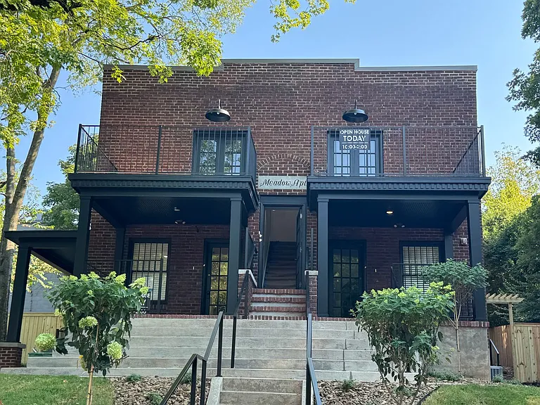 219 W Meadow St — Photo 14