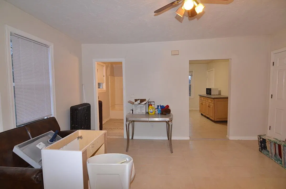 2 bed, 900 sqft, $2,000 — Photo 3
