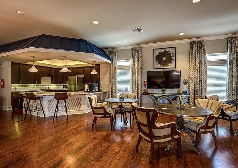 Residence at Gateway Village — Photo 27