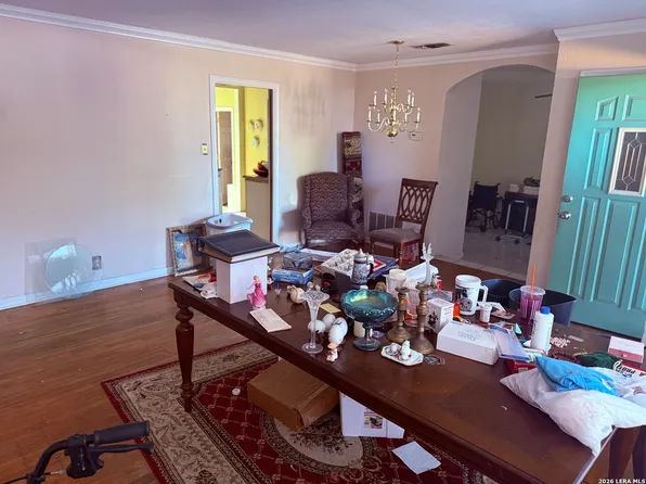 319 Laddie, San Antonio, TX 78201