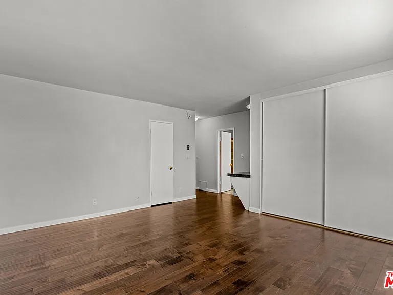 1342 Harvard St #204 — Photo 17