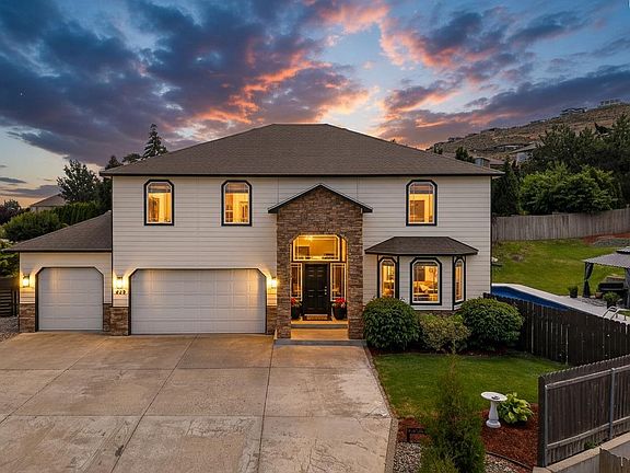 3rd image of 429 Aimee Dr