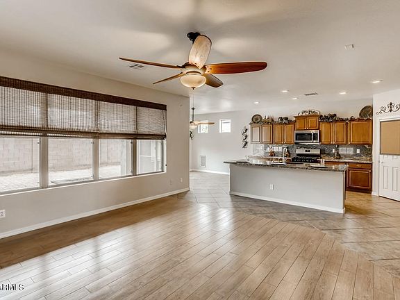 2nd image of 15698 W Glenrosa Ave