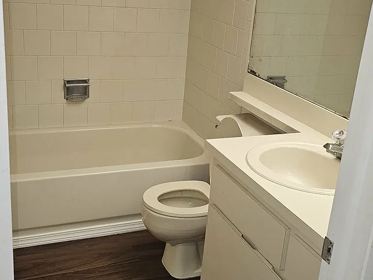 2130 Bancroft Pl #D — Photo 11