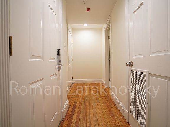 5th image of 10 Brainerd Rd #17