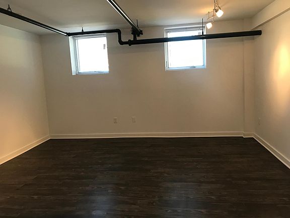 4th image of 423 Greenup St #1