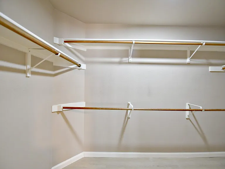 3924 Newland Dr — Photo 12