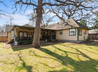 805 E Shady Grove Rd, Irving, TX 75060