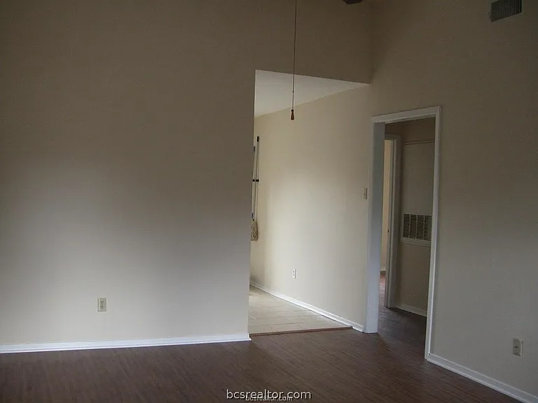1411 Bermuda Ct — Photo 3