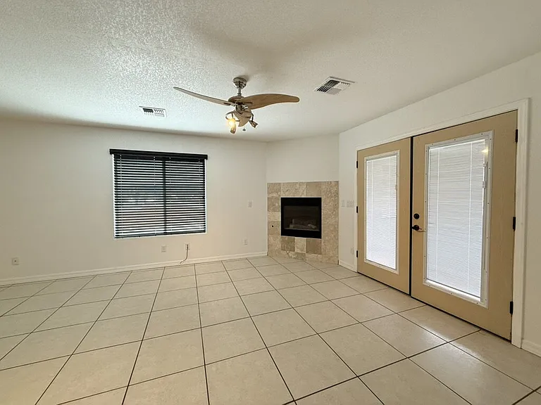 926 Stahlman Dr — Photo 23