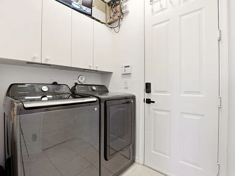 80 Nottingham Pl — Photo 6